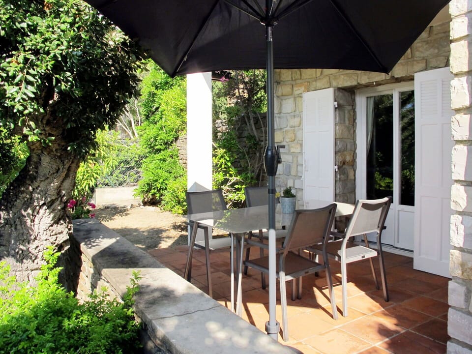 Property, Building, Patio, House, Real Estate, Home, Room, Yard, Backyard, Courtyard