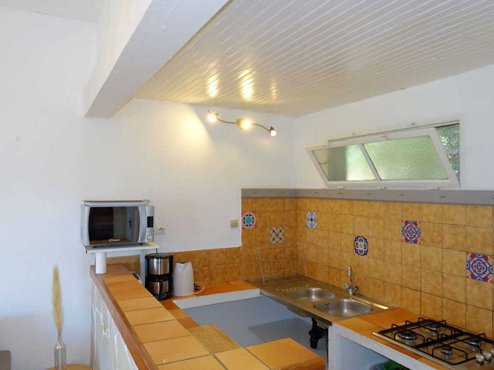 Cabinetry, Countertop, Property, Furniture, Tap, Sink, Kitchen Sink, Plumbing Fixture, Wood, Interior Design