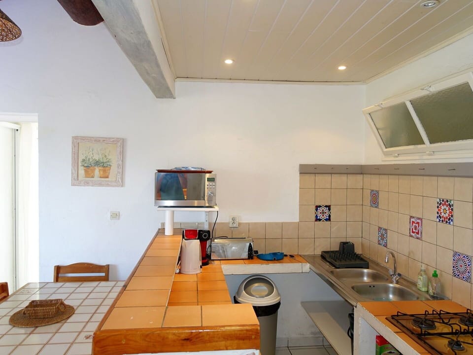Kitchen Sink, Property, Cabinetry, Sink, Tap, Countertop, Wood, Lighting, Interior Design, Plumbing Fixture
