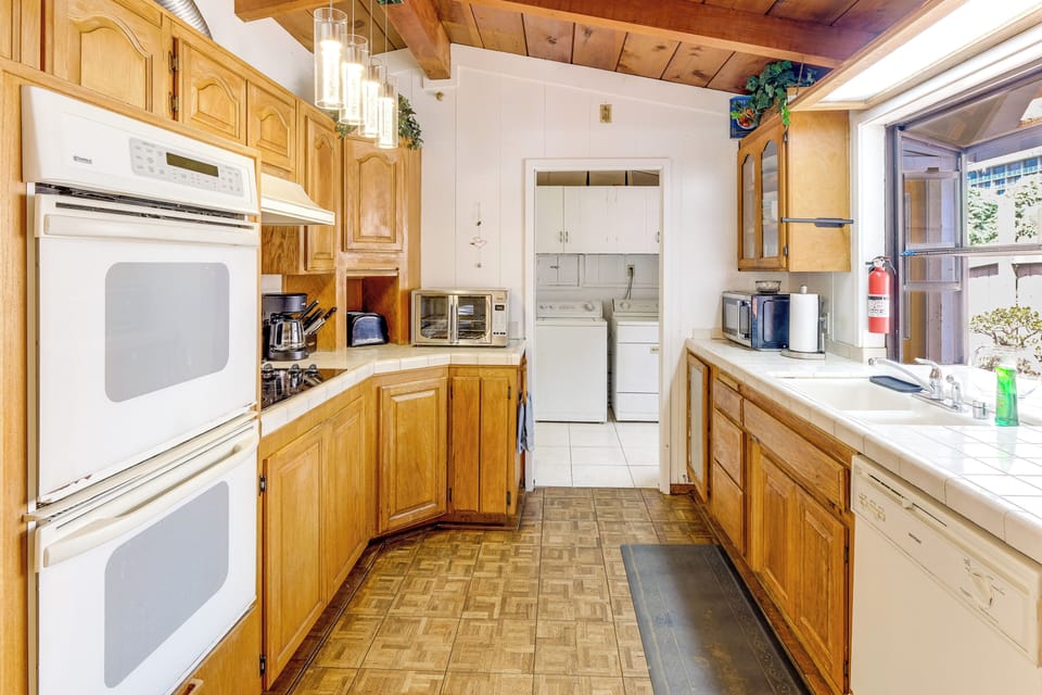 Kitchen | Blender | Coffee Maker | Toaster | Spices
