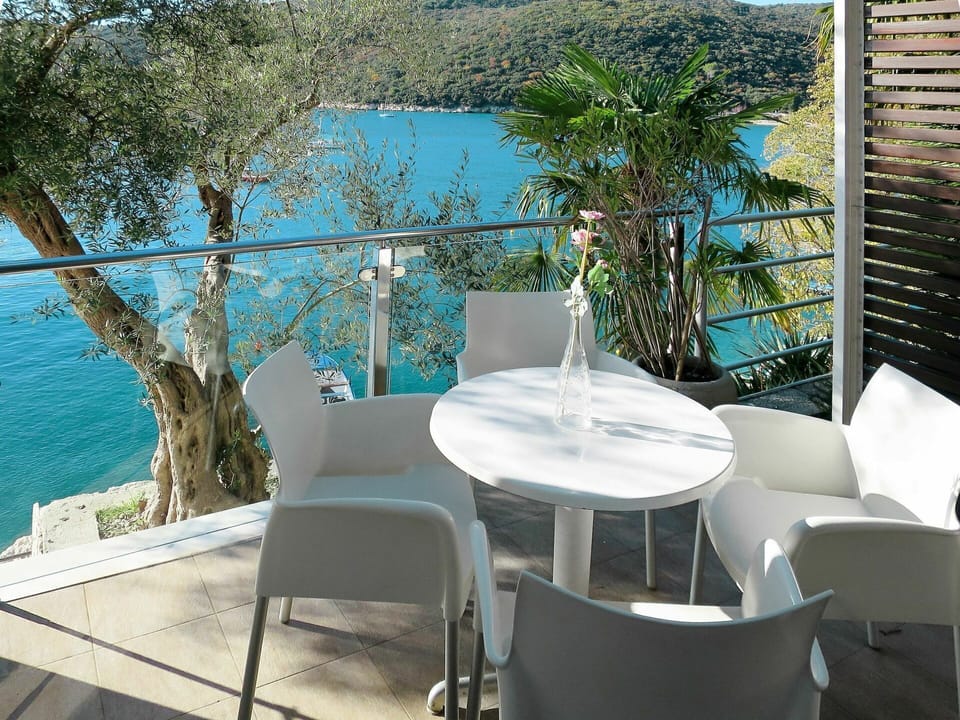 Property, Furniture, Patio, Real Estate, House, Turquoise, Table, Room, Outdoor Furniture, Balcony