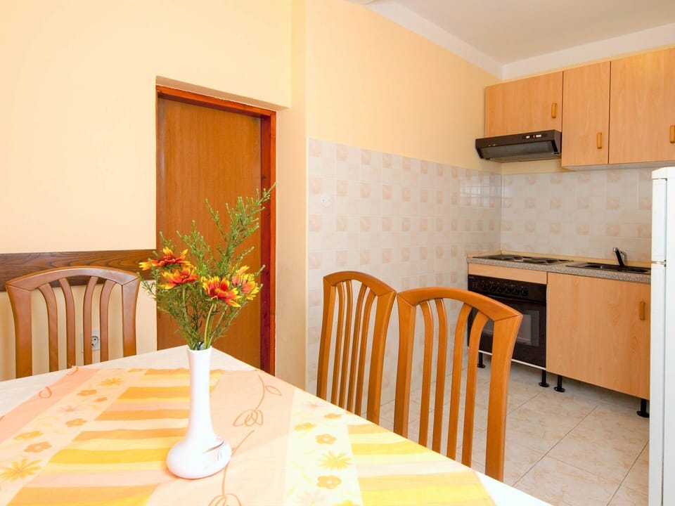Room, Property, Furniture, Yellow, Interior Design, Orange, Building, House, Wall, Real Estate