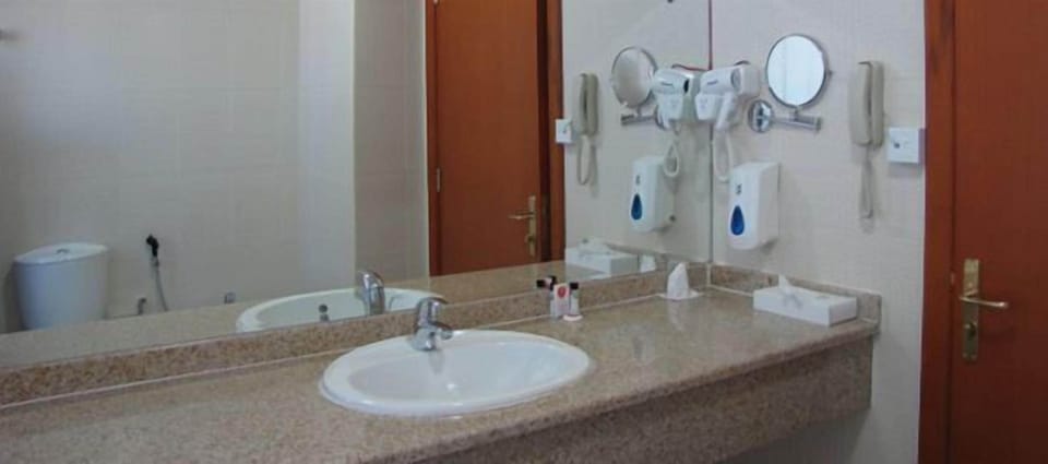Bathroom sink