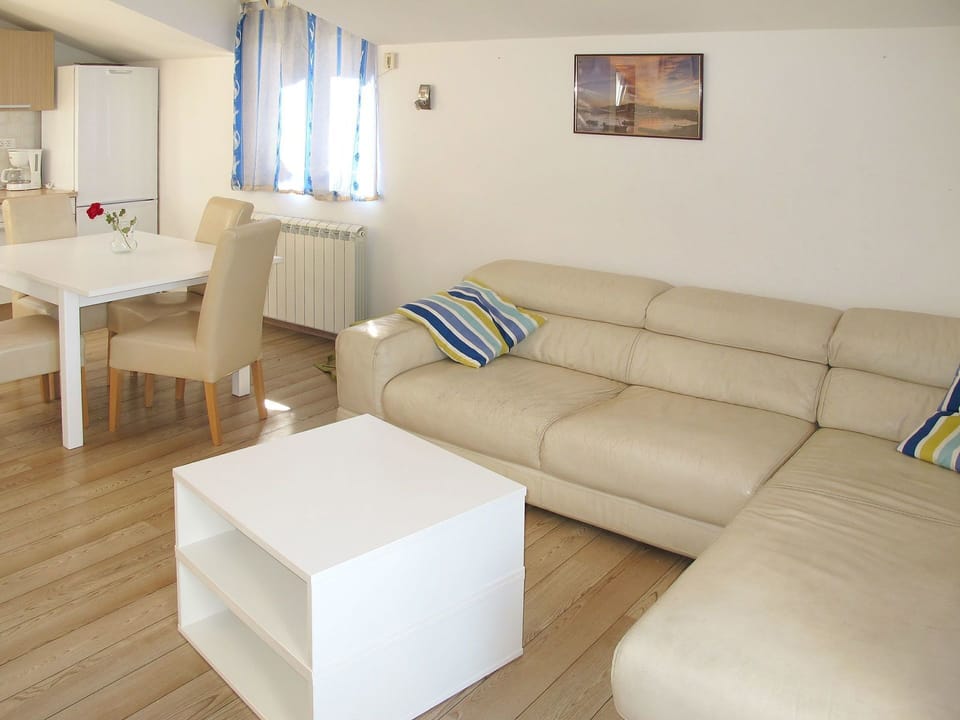 Room, Furniture, Property, Living Room, Floor, Table, Interior Design, Couch, Building, Coffee Table