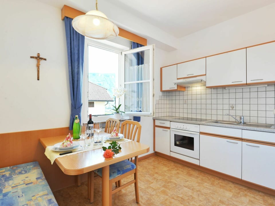 Room, Property, Furniture, Building, Kitchen, Interior Design, Cabinetry, House, Countertop, Floor