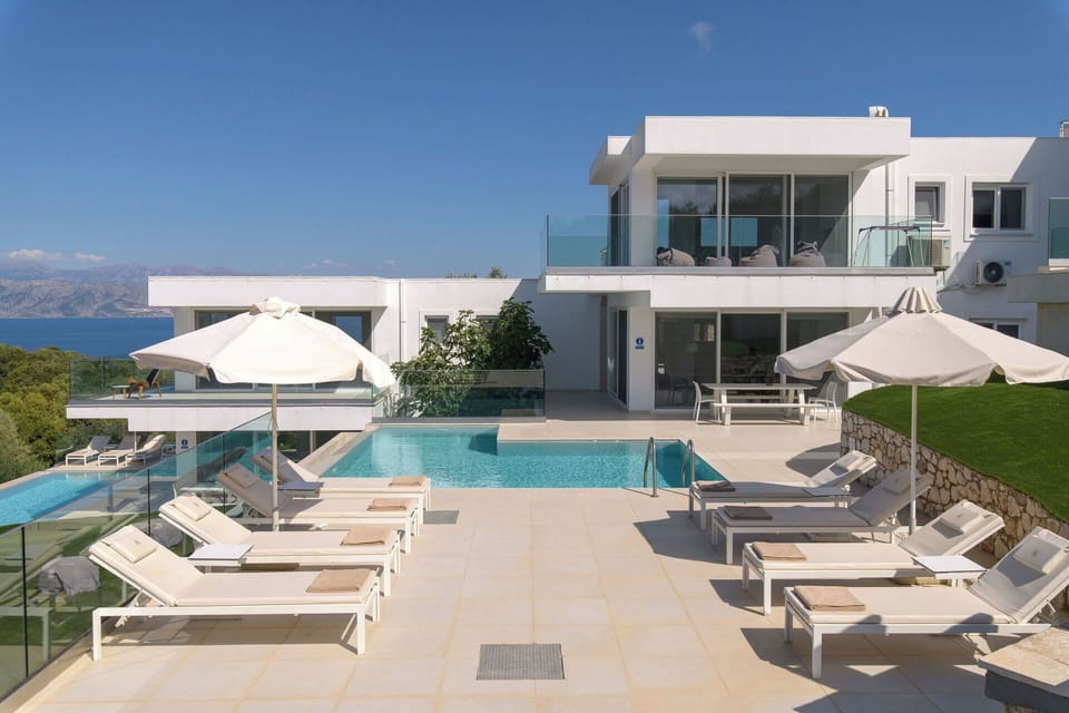 Building Exterior, Outdoor, Pool