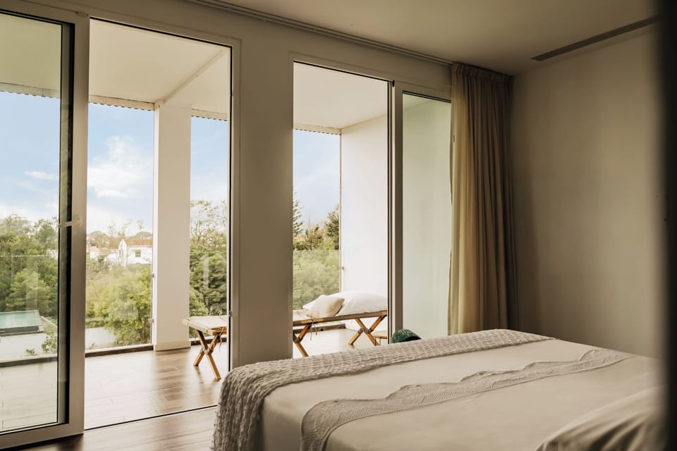 Junior Suite | Hypo-allergenic bedding, memory foam beds, minibar, in-room safe