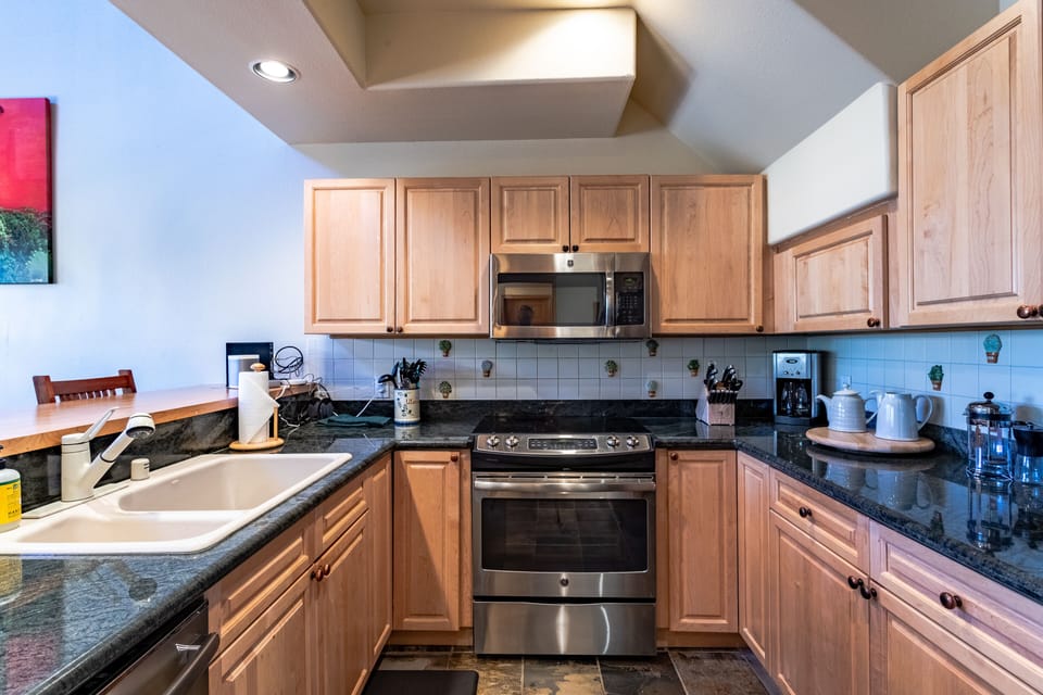 Kitchen complete with all the tools required for a great meal