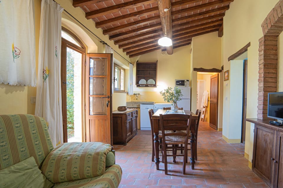 Family Apartment (4 Polverina) | Private kitchen | Full-size fridge, microwave, oven, stovetop