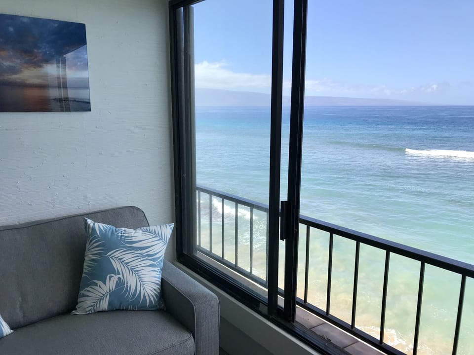Neighboring island views of Lana'i.