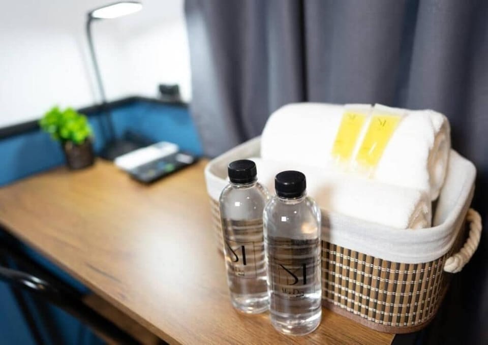 Shower, free toiletries, hair dryer, towels