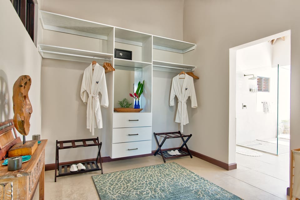 Ocean View King Suite 1 en-suite dressing area with private closet.