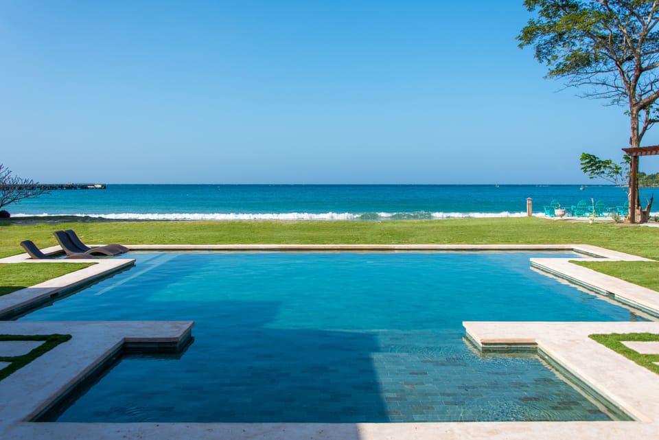 Private oceanfront pool overlooking the Caribbean Sea.