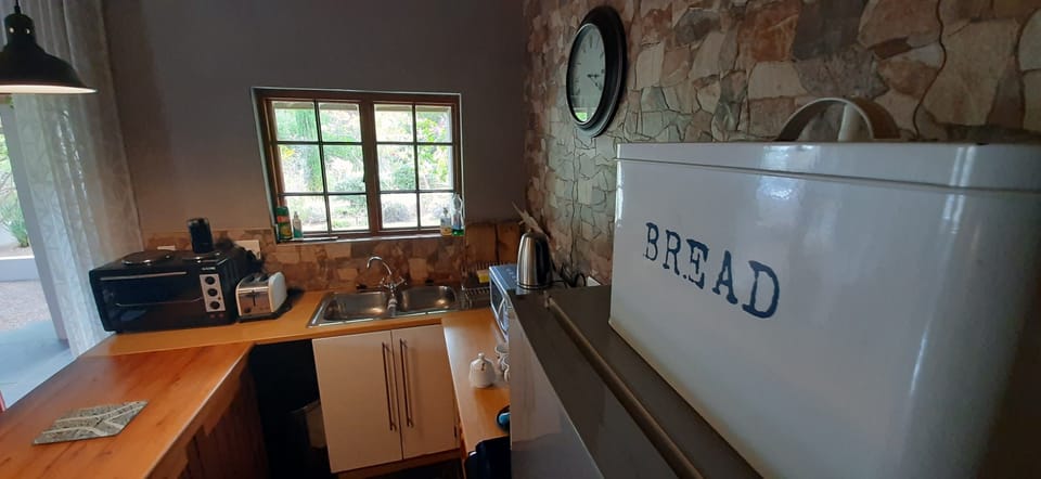 Family Cottage, 1 Bedroom | Private kitchen | Full-size fridge, microwave, oven, stovetop