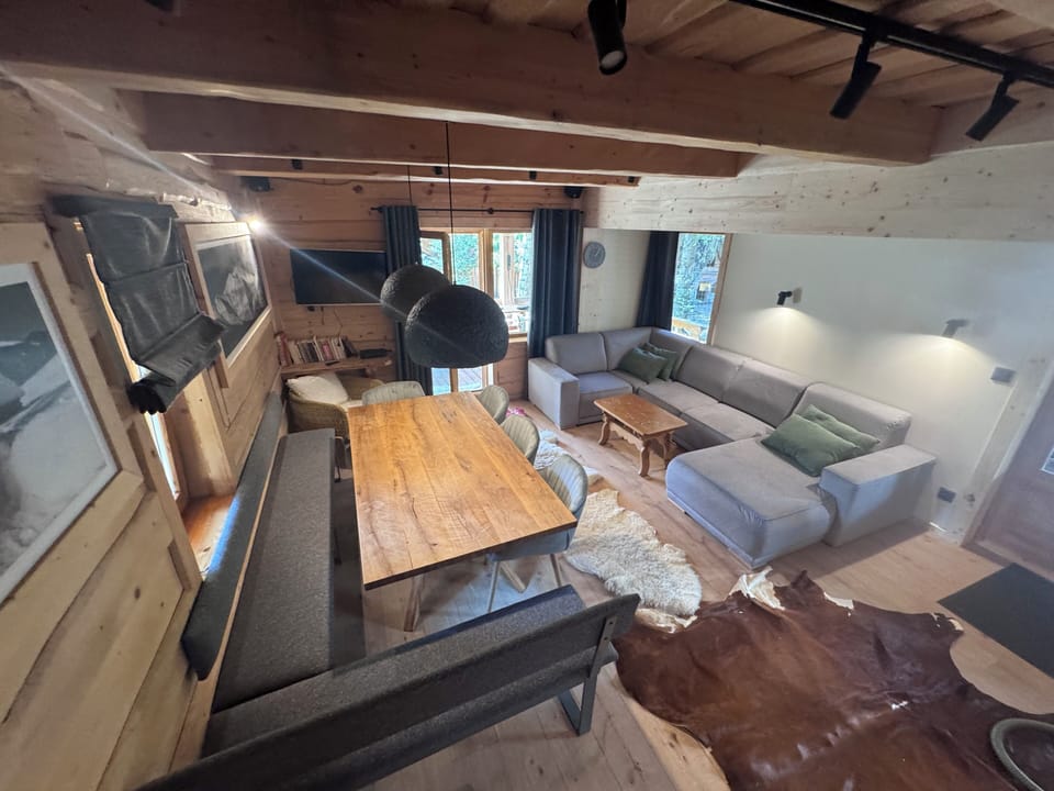 Cabin, 3 Bedrooms | Living area | 40-inch LCD TV with digital channels, TV, fireplace