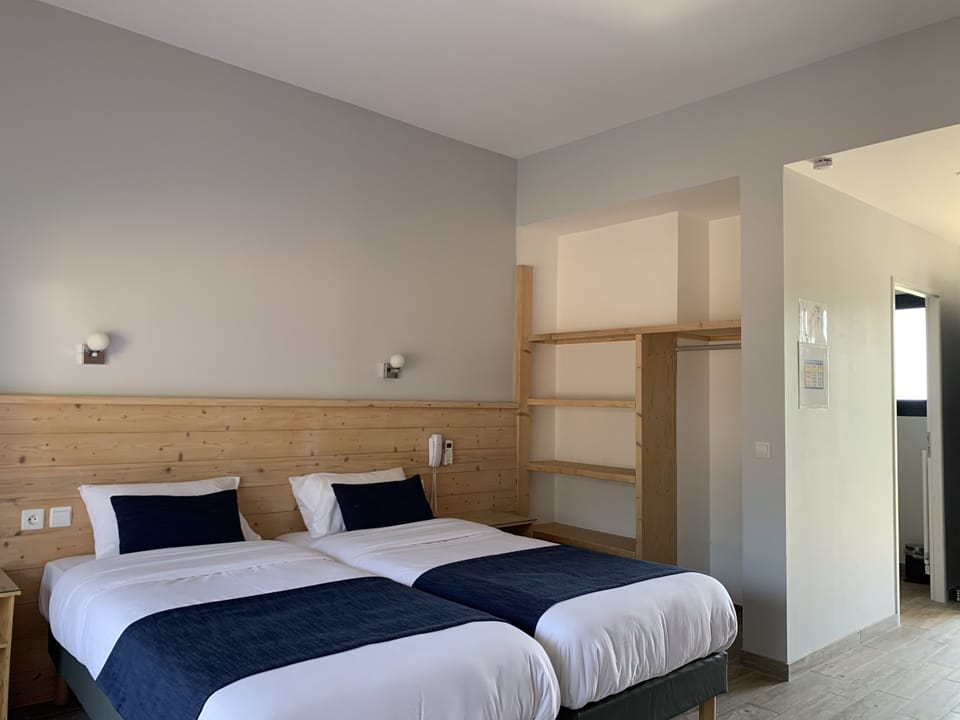 Double Room | Desk, laptop workspace, WiFi (free), individually decorated