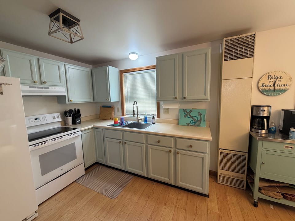 Newly refreshed kitchen!