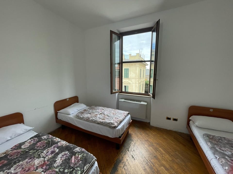 Exclusive Shared Dormitory | Free WiFi, bed sheets