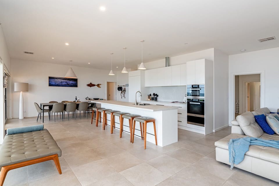 Main kitchen and bench area