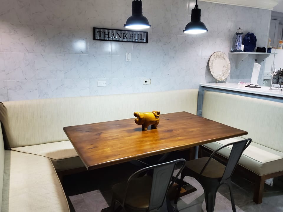 Breakfast nook
