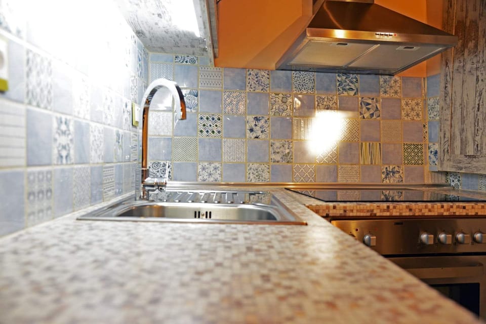 Deluxe Apartment | Private kitchen | Electric kettle