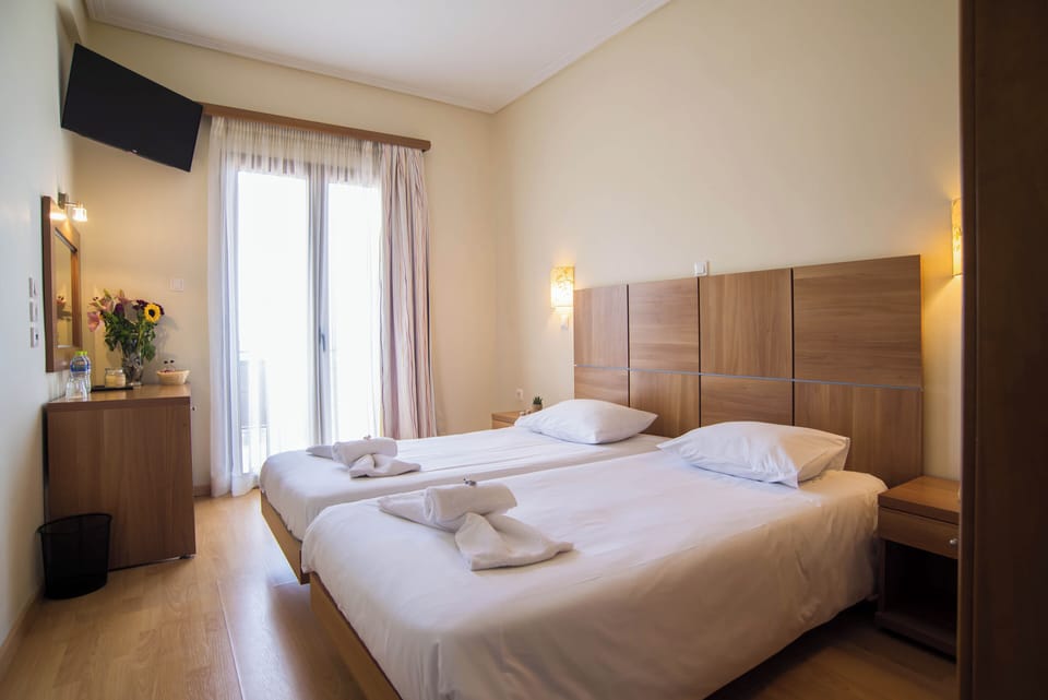 Premium bedding, in-room safe, blackout drapes, soundproofing