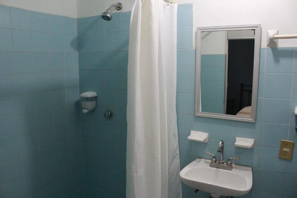 Shower, towels