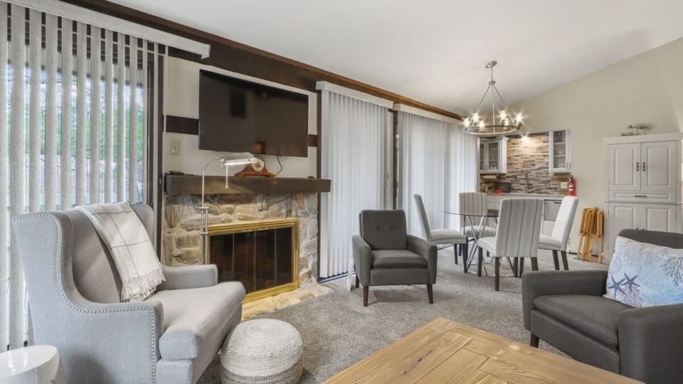 Upstairs Living Area (Please note fireplace is non-functional)