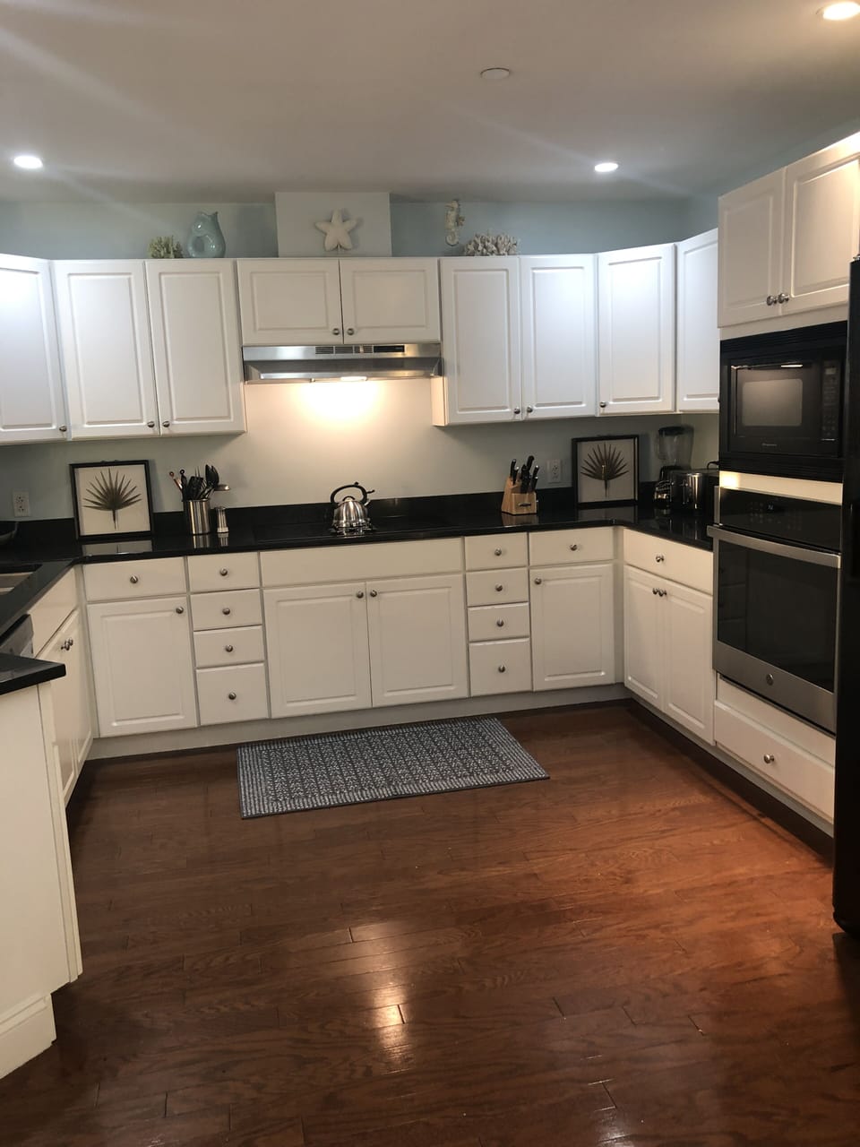 Fully Equipped Kitchen with new stainless steel appliances 