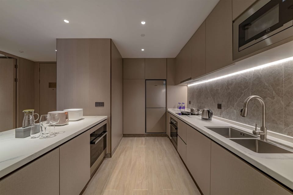 KING TWO BEDROOM APARTMENT | Private kitchen