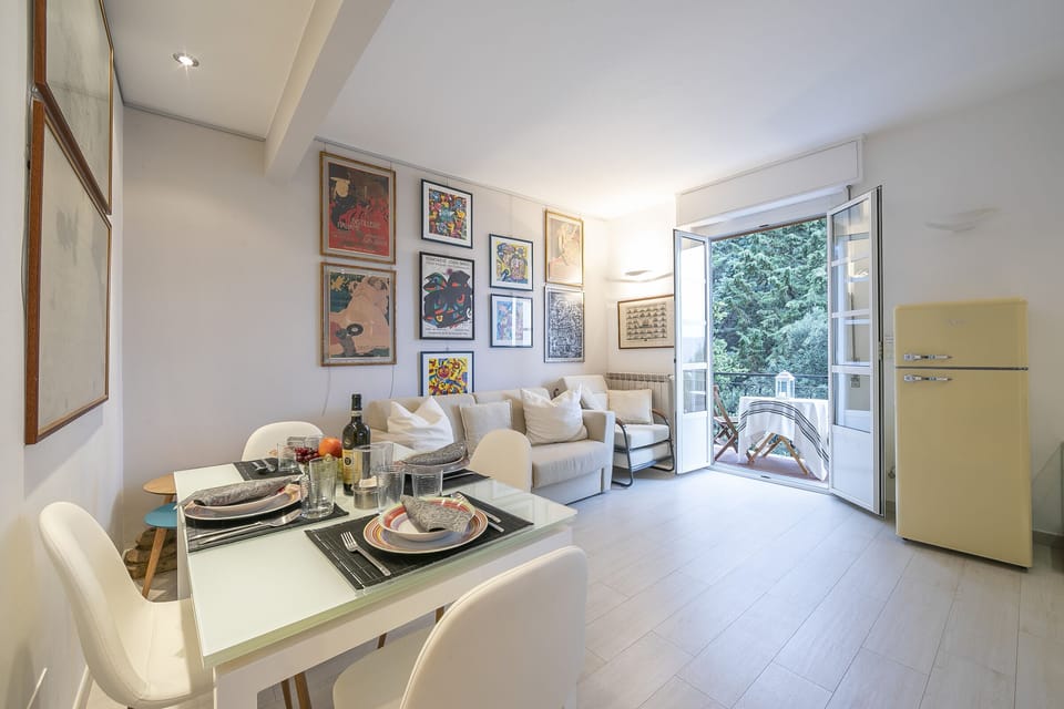 Living room with access to the balcony