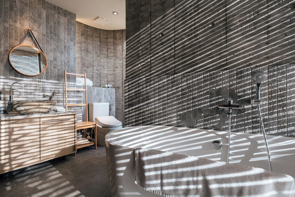 Grace C. | Bathroom | Separate tub and shower, deep soaking tub, rainfall showerhead