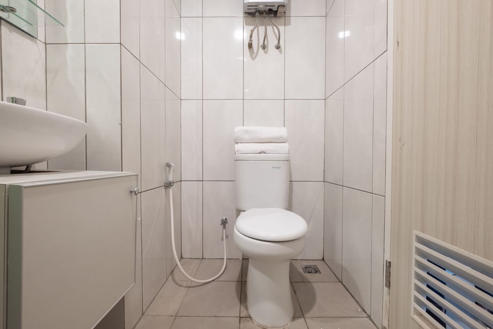 Deluxe Double Room | Bathroom | Shower, towels