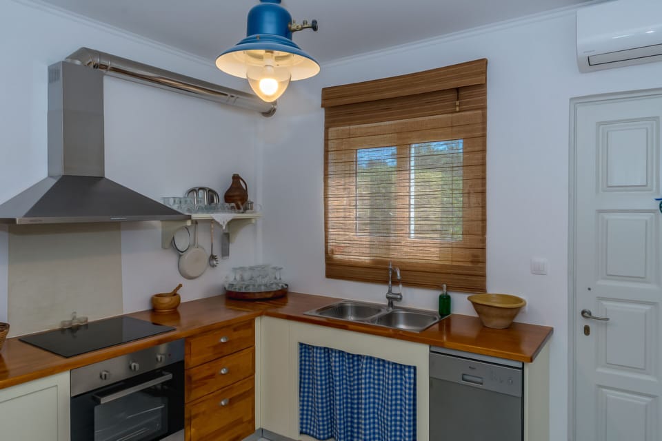 Luxury Villa, 2 Bedrooms, Private Pool | Private kitchen | Full-size fridge, microwave, oven, stovetop