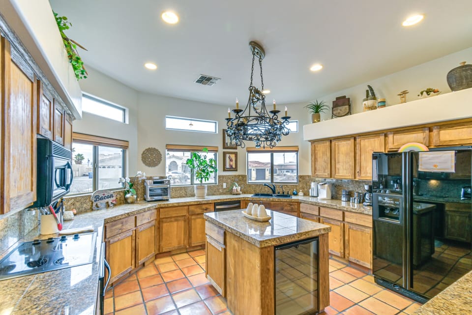 Kitchen | Ice Maker | Toaster Oven | Dishwasher