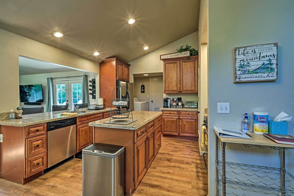 Fully Equipped Kitchen | Keurig Coffee Maker | 1st Floor