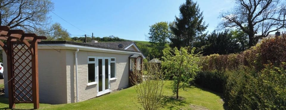 Cottage | Property grounds