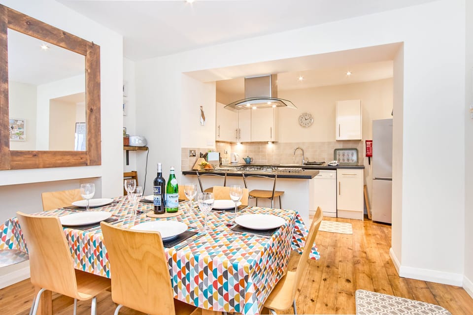 Cottage | Dining