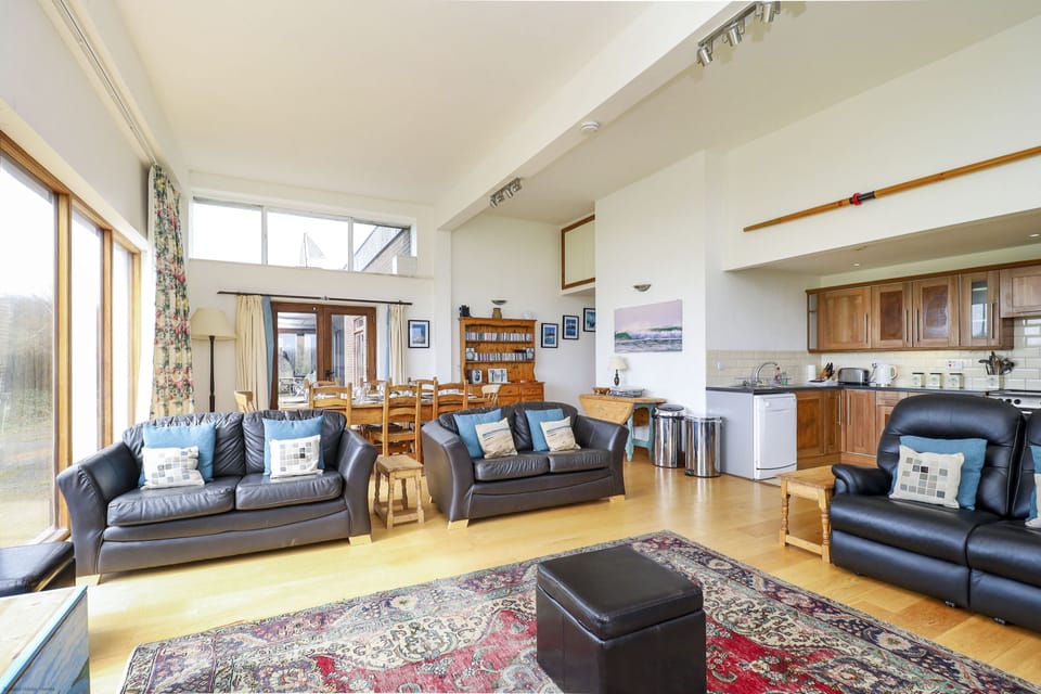 Cottage | Living area | LCD TV, DVD player