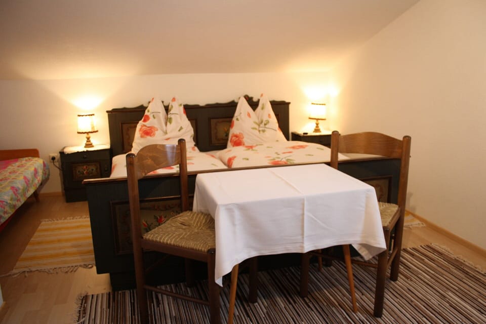 Apartment | 3 bedrooms, individually furnished, bed sheets