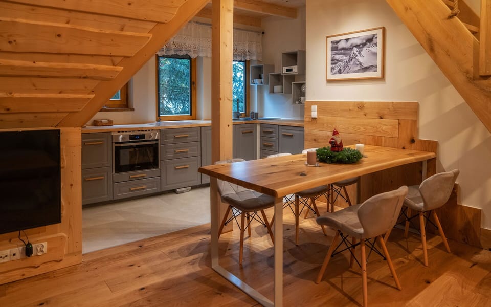 Family Apartment | In-room dining