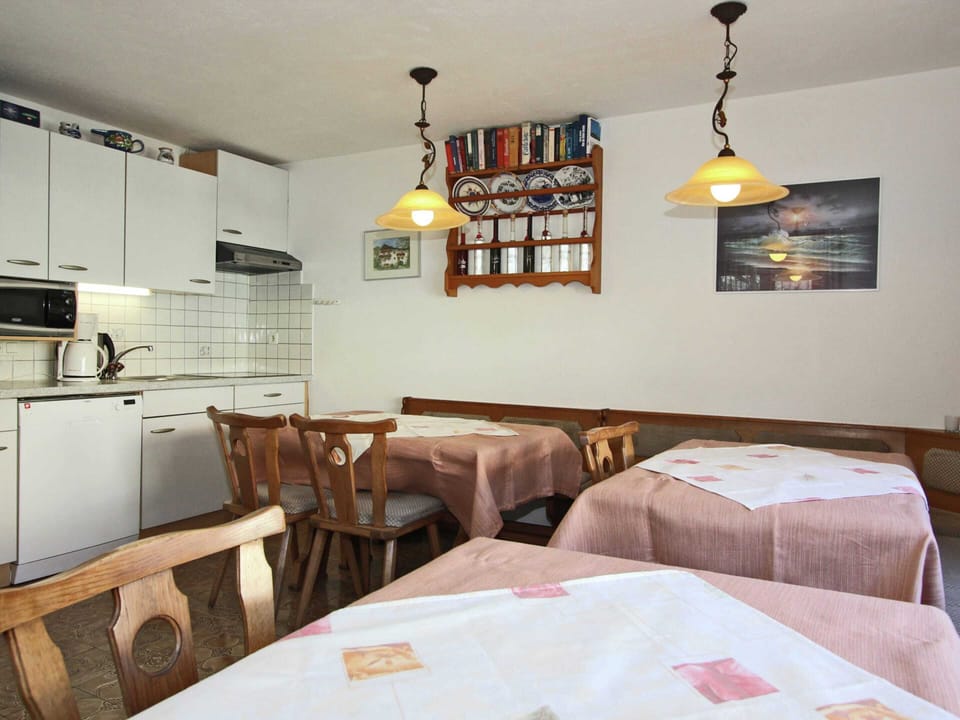 Apartment | Dining