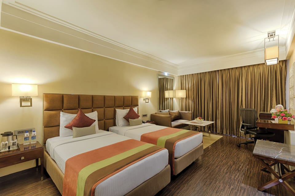 Club Delux Room 1 Double Bed/2 Twin Beds | Premium bedding, free minibar items, in-room safe, desk