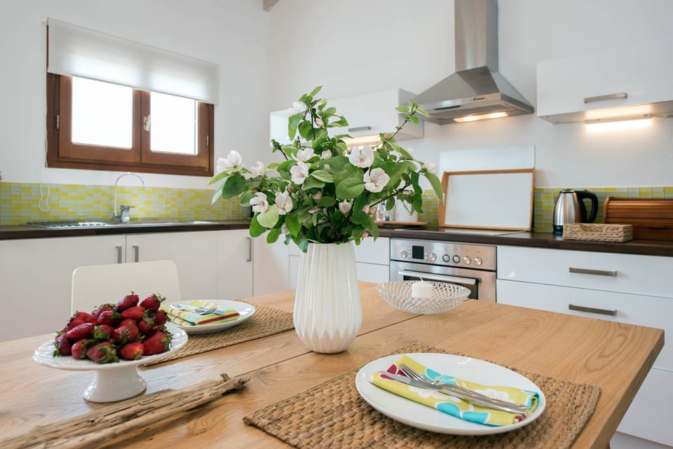 House, 2 Bedrooms | Private kitchen | Full-size fridge, oven, stovetop, dishwasher