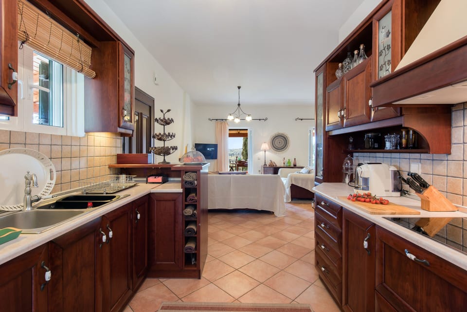 House, 3 Bedrooms | Private kitchen | Coffee/tea maker, full-size fridge, oven, stovetop