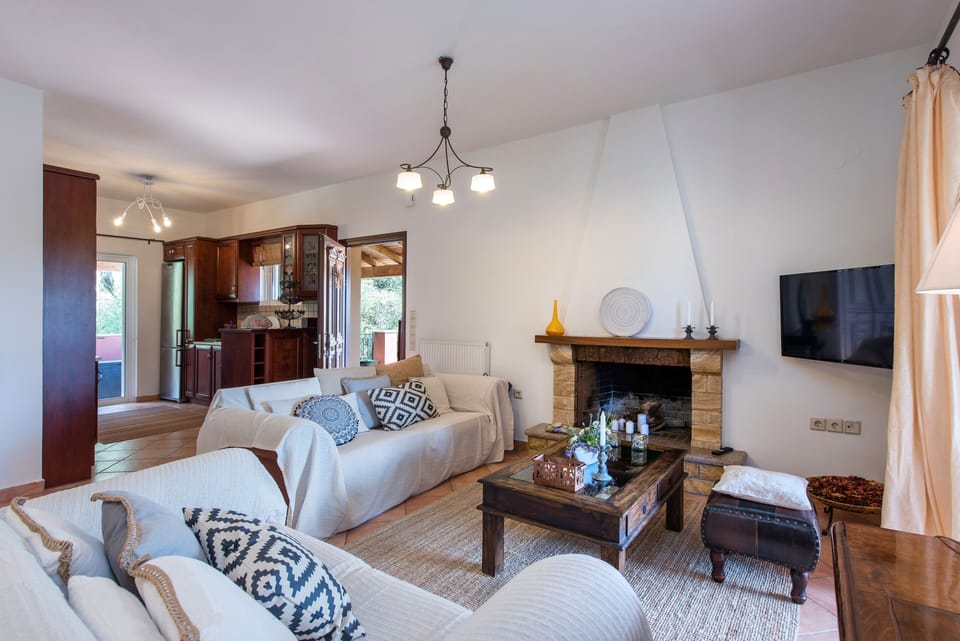 House, 3 Bedrooms | Living area | Flat-screen TV, fireplace