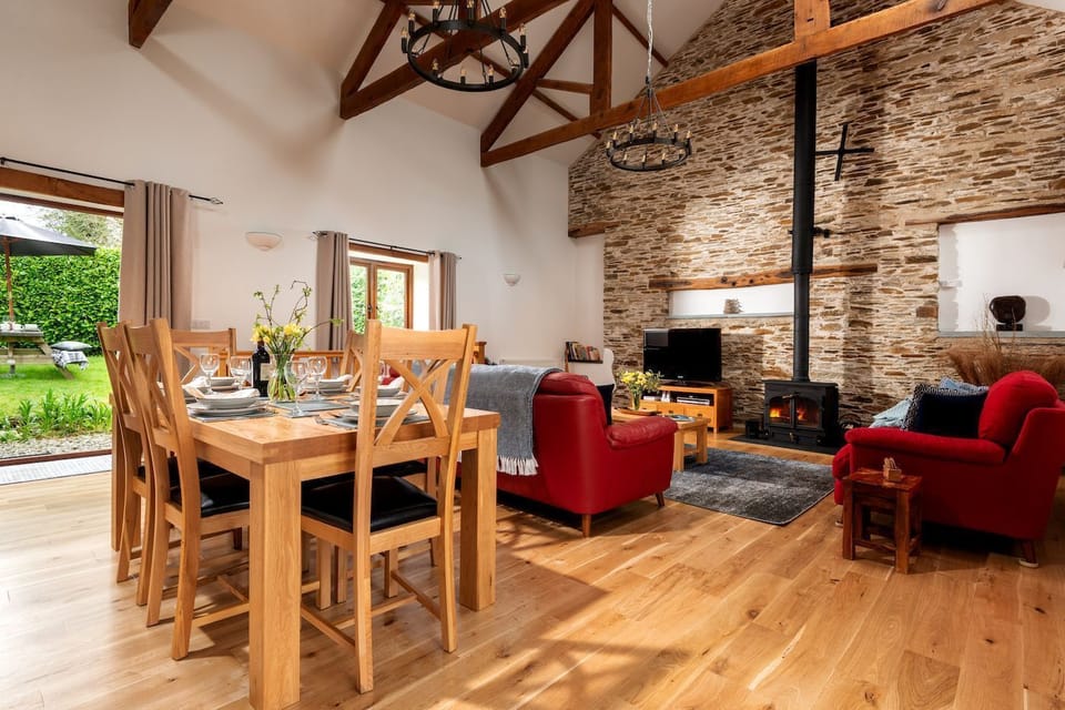 Threshing Barn living space open to private garden
