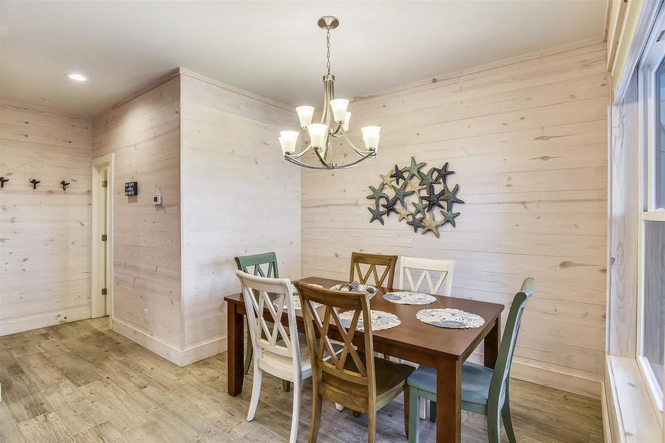 Dining Table Seating for 6
