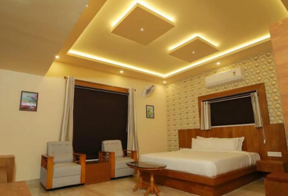 Premium bedding, minibar, individually furnished, desk