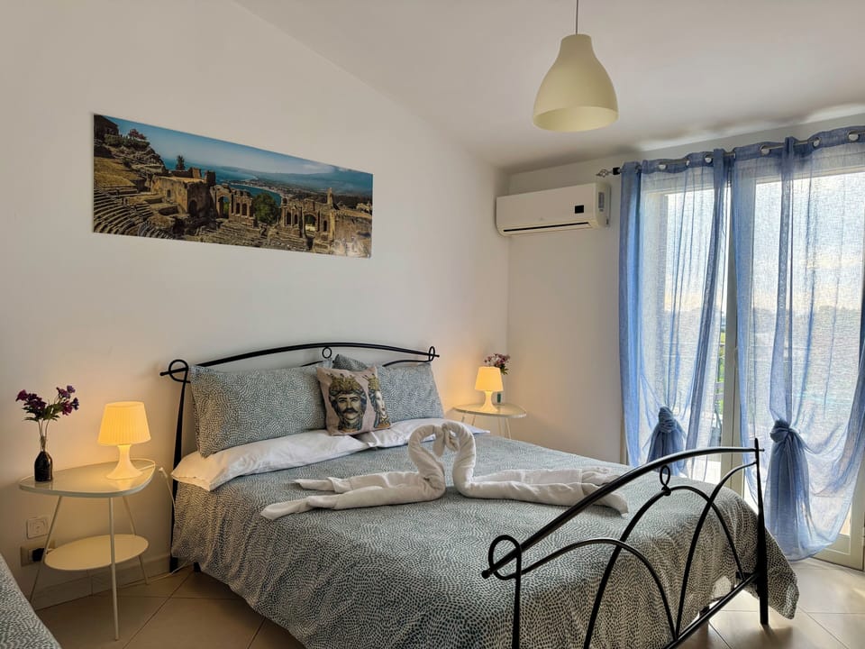 Comfort Double Room | Minibar, desk, free WiFi, bed sheets